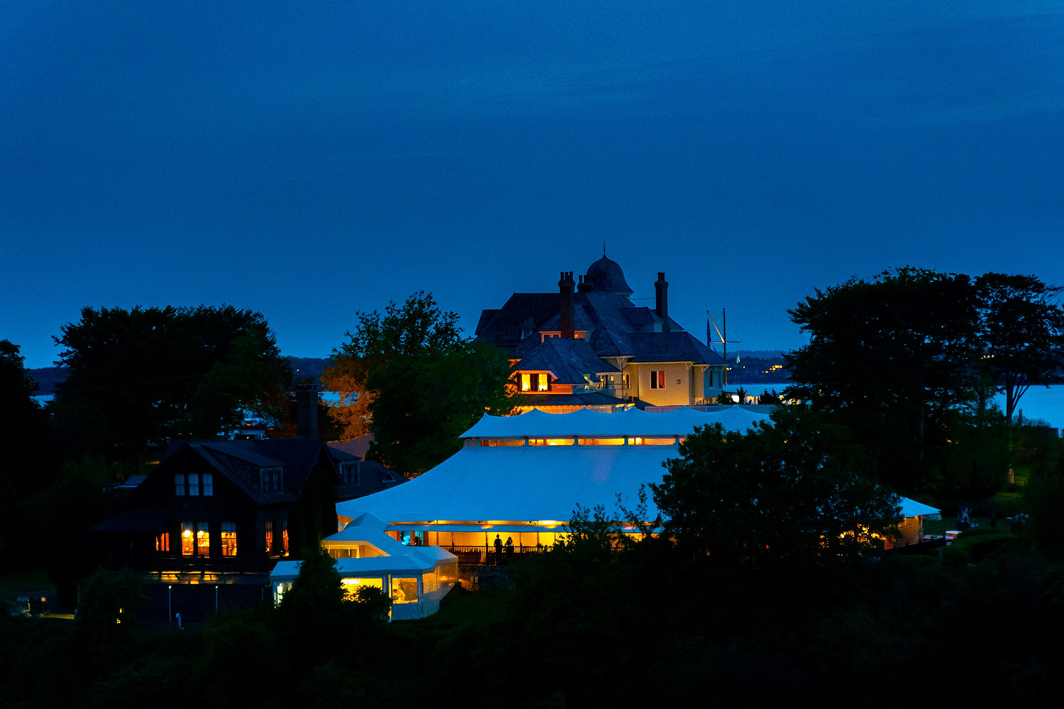 Rehearsal dinner & wedding session in OceanCliff Hotel Newport 143