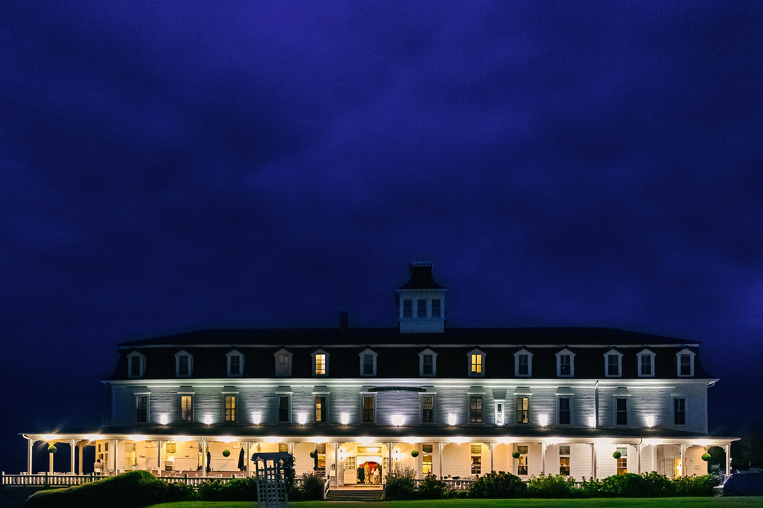 Spring House Hotel - Night Photo
